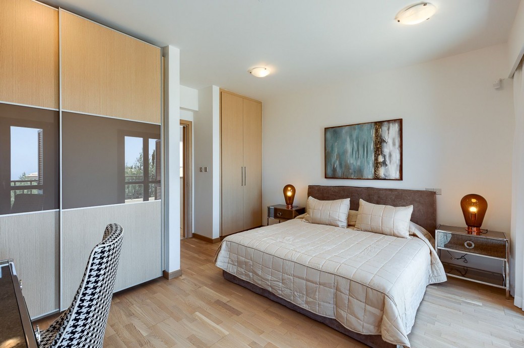 Comfortable furnishings, soft fabrics and subtle earthen colour tones the sense of luxury is evident throughout