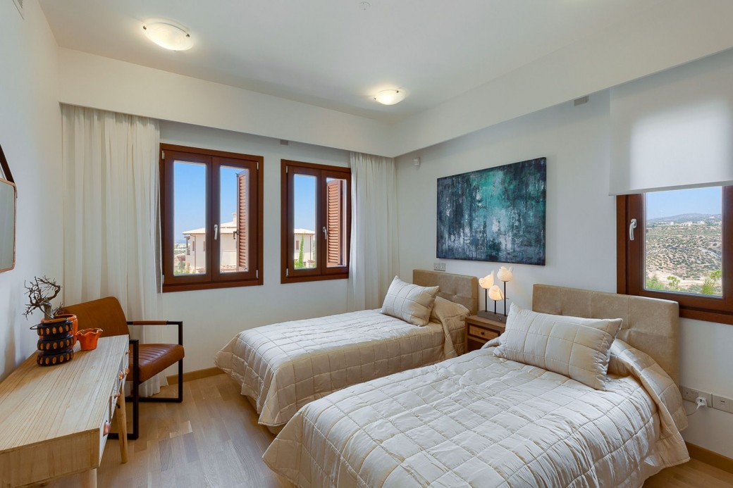 Twin bedroom, can be made into a double upon request prior to booking