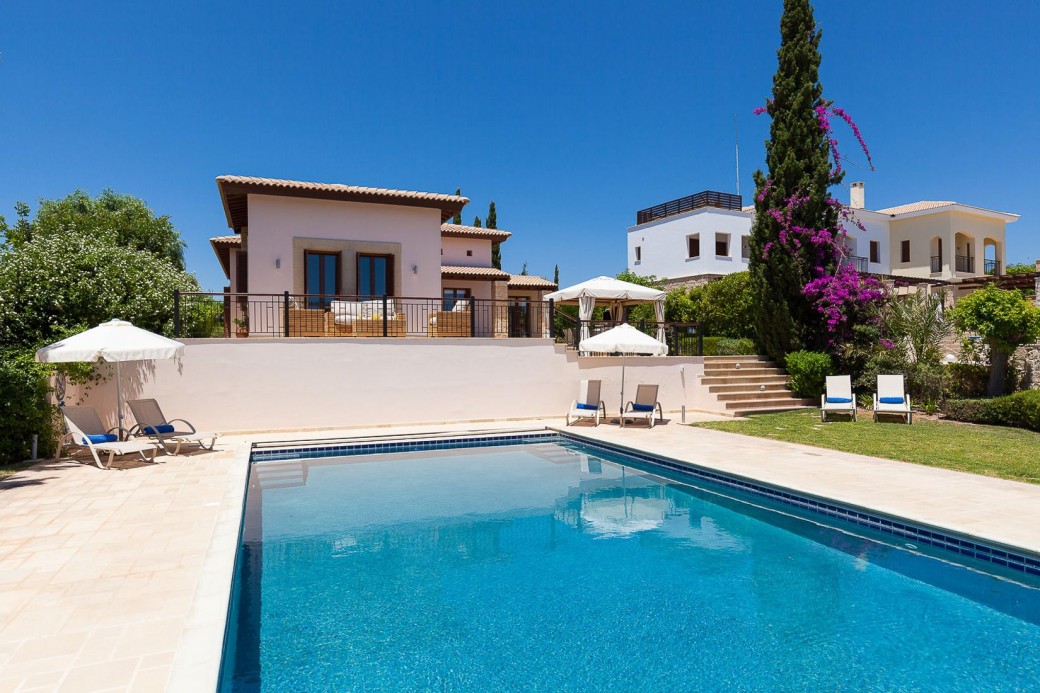 The property overlooks the glorious ravine and the crystal clear Mediterranean