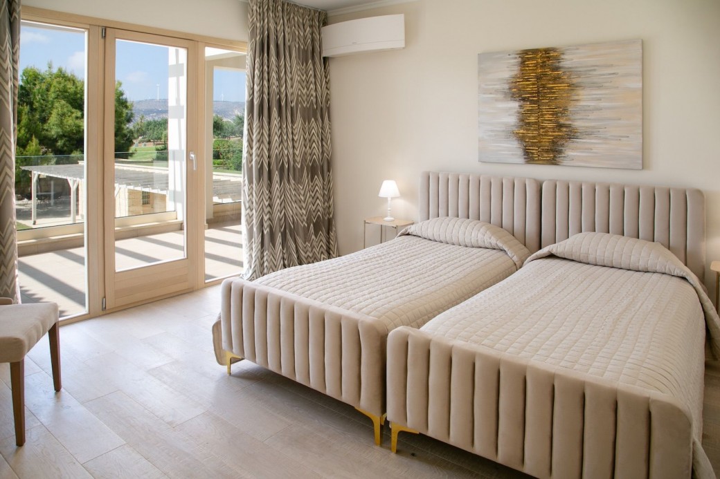 Twin bedroom 