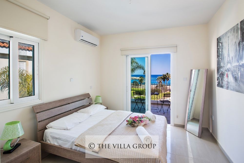 Double bedroom with balcony 