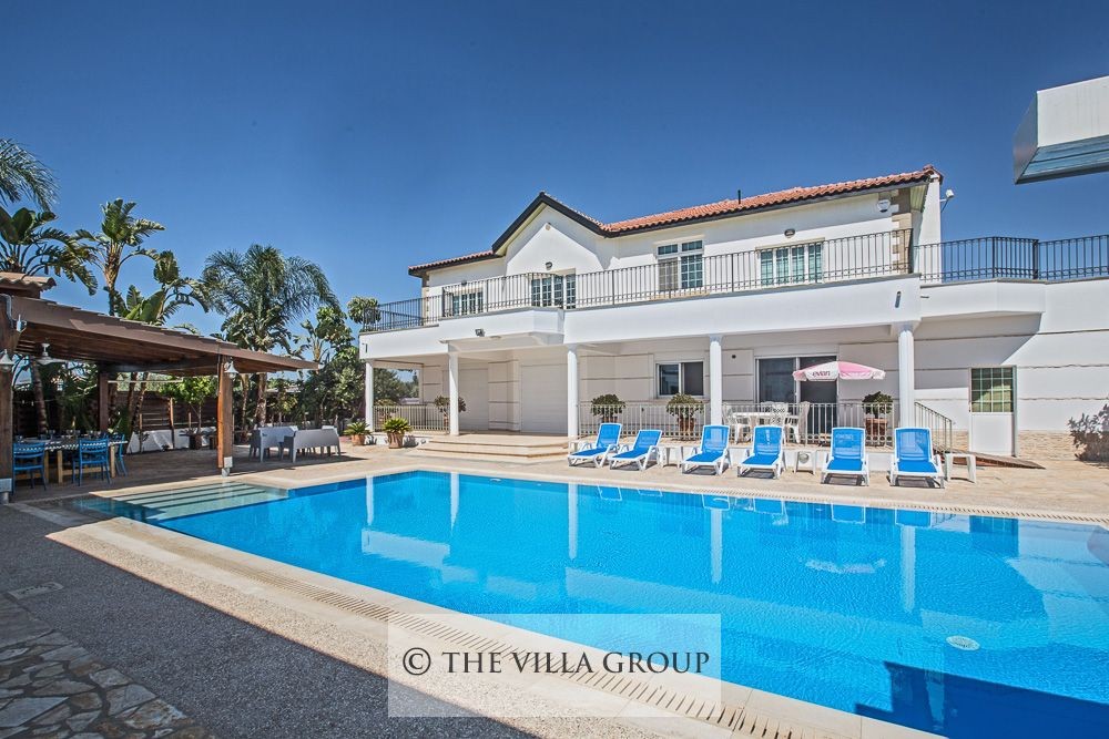 Private swimming pool