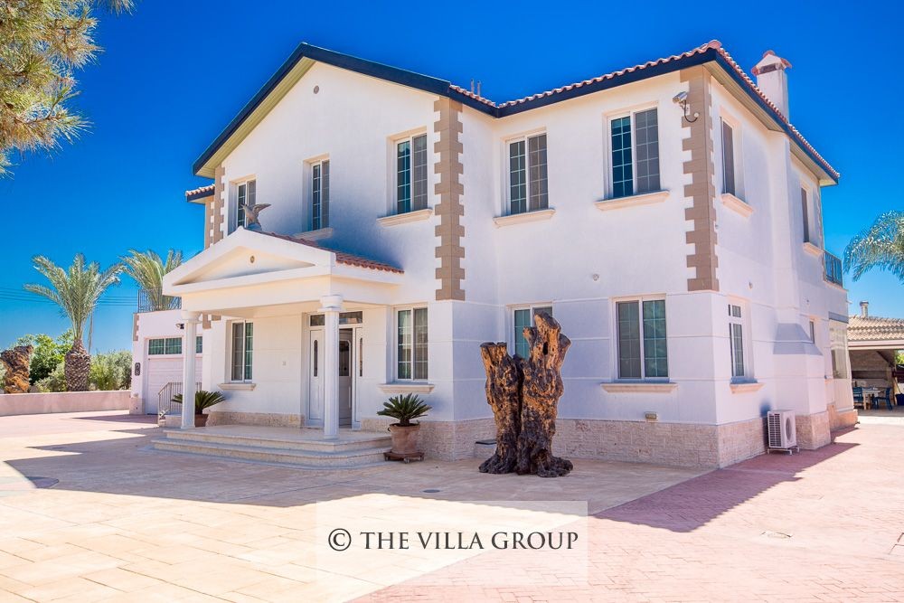 Spacious 5 bedroom villa in Protaras