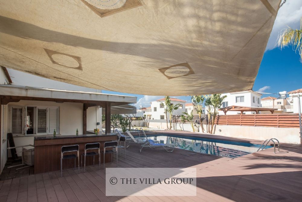 Outside bar area, perfect for socializing with family and friends