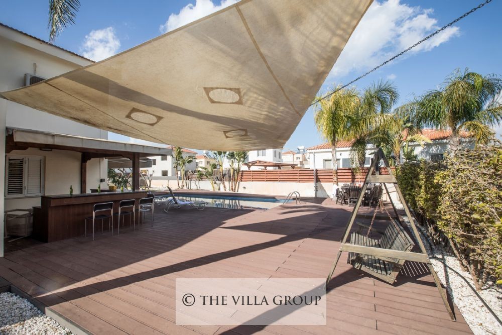 Outside bar area, perfect for socializing with family and friends