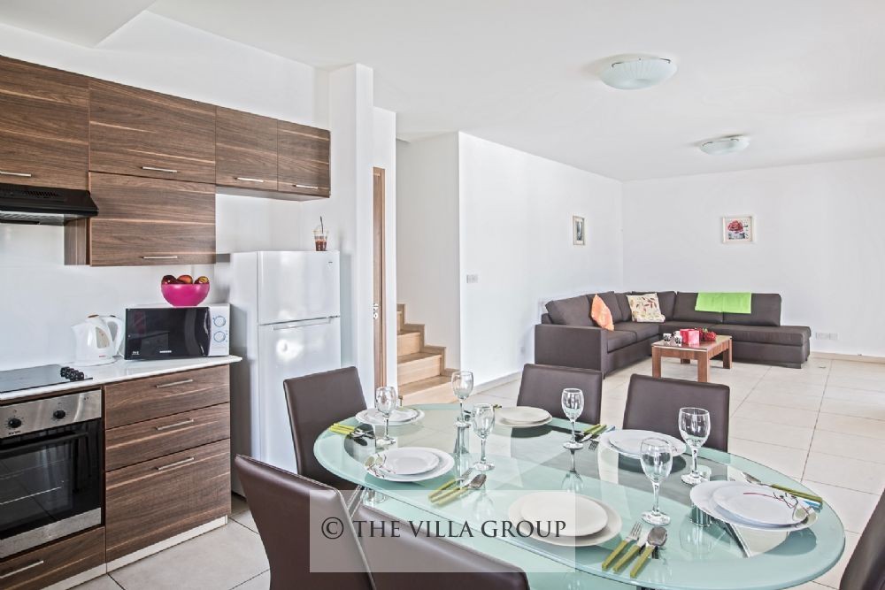 Open plan living area, kitchen and dining area