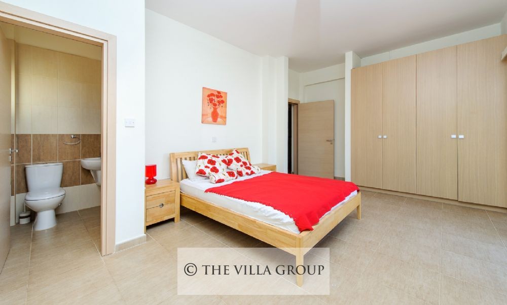 Double bed with en-suite facilities