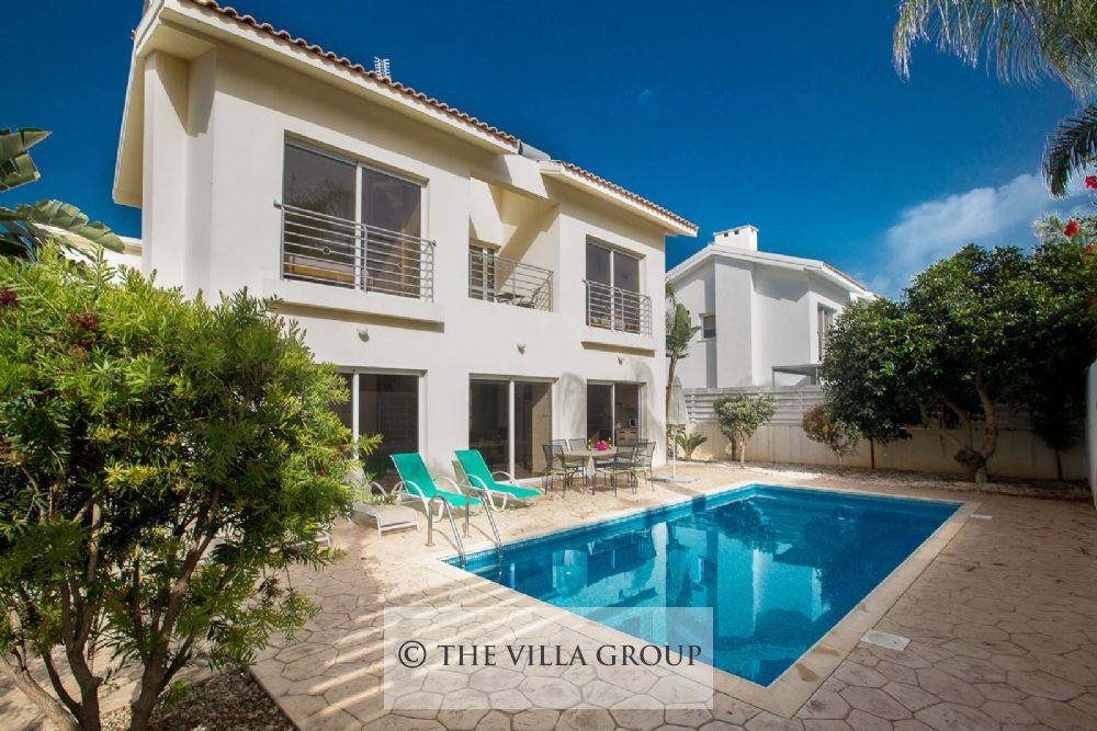 Beautiful 3 bedroom villa with private swimming pool