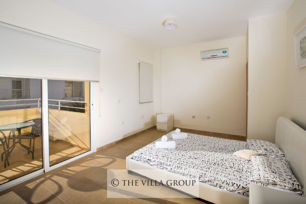 Double bedroom with balcony