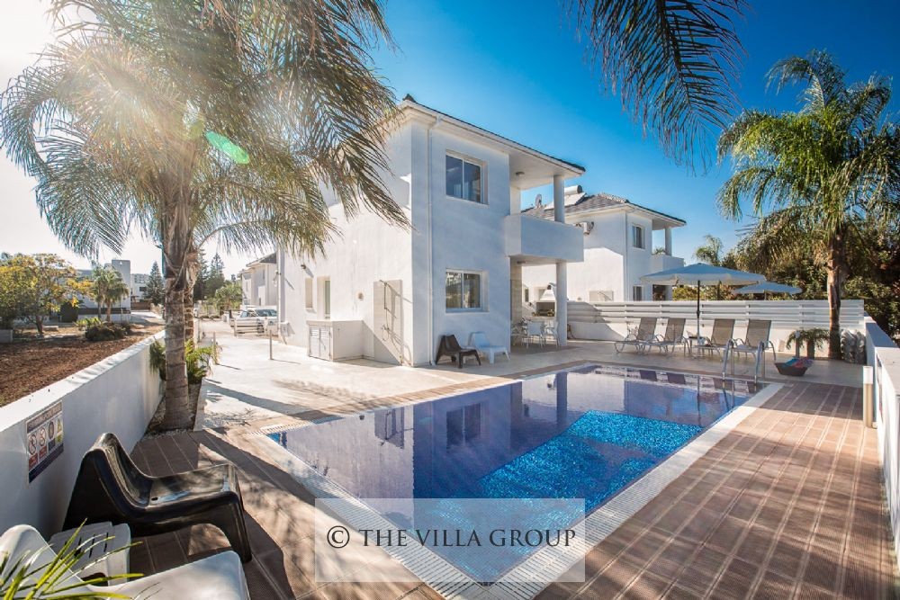 Beautiful 3 bedroom villa with private swimming pool