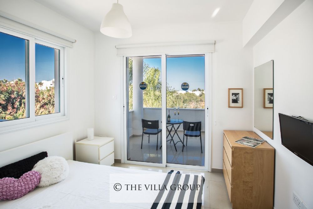 Double bedroom with balcony