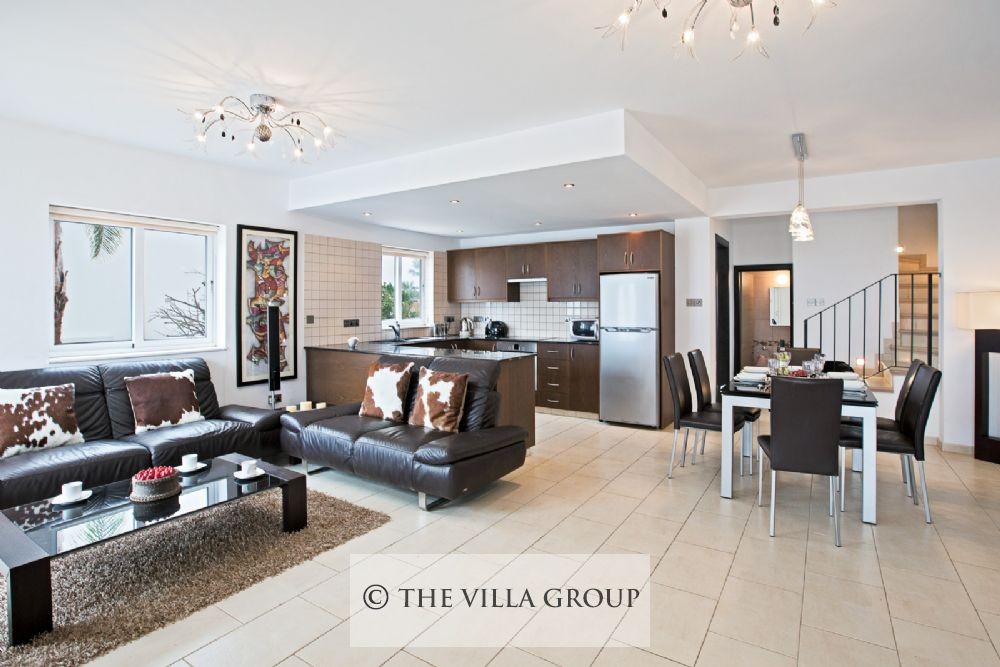 Spacious open plan living, kitchen and dining area