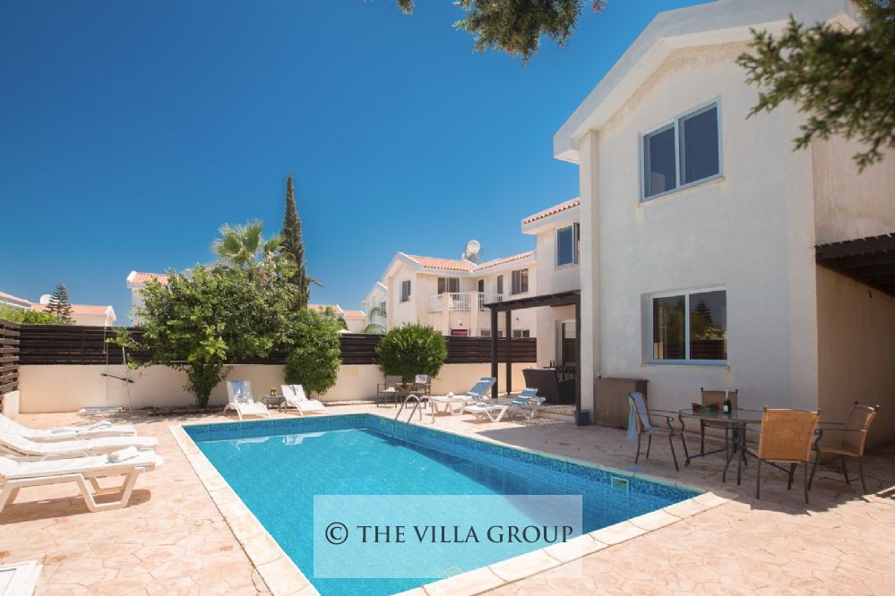 Spacious swimming pool area