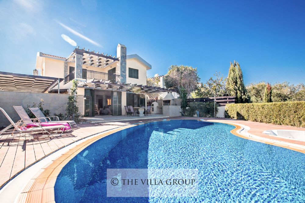 Beautiful 3 bedroom villa with private swimming pool