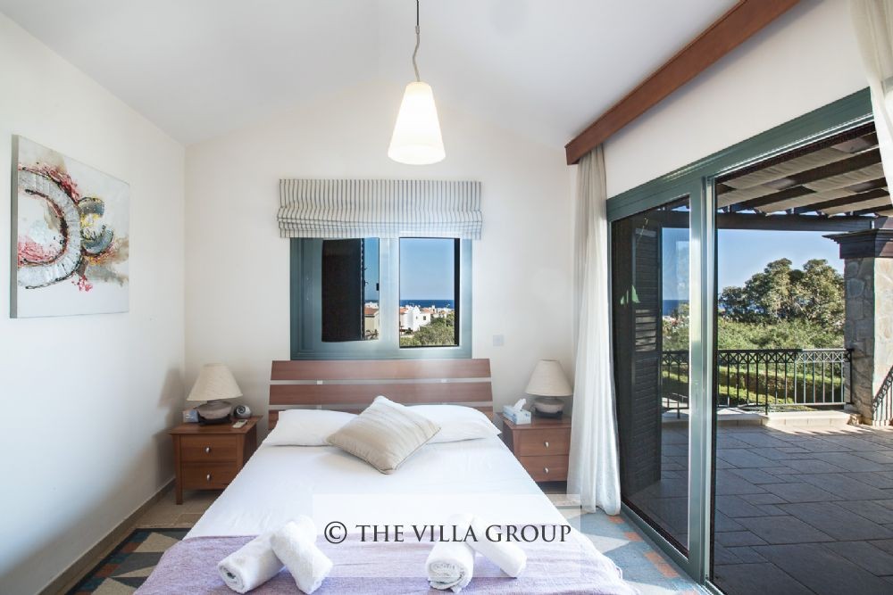 Double bedroom with balcony