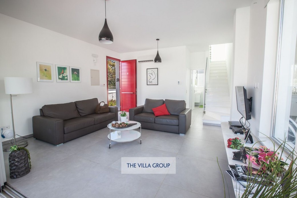 Modern and bright living room