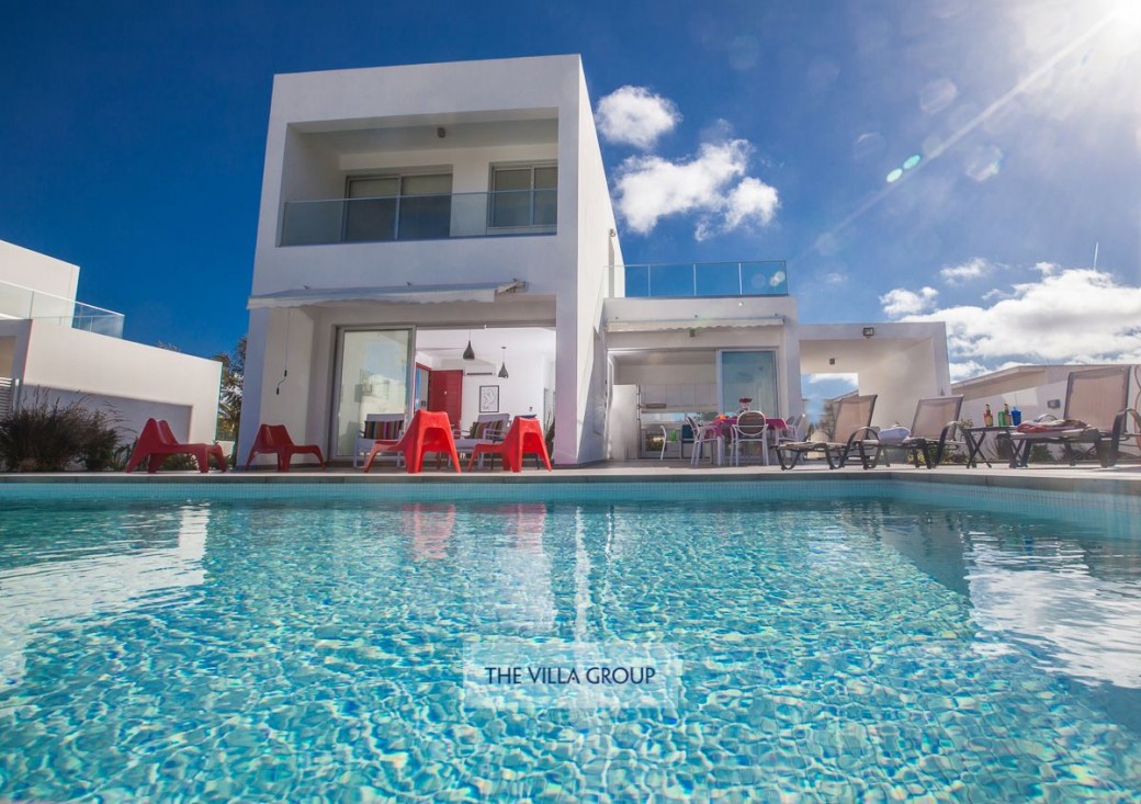 Modern 5-bedroom villa in a perfect location, just minutes walk from Protaras centre and beaches