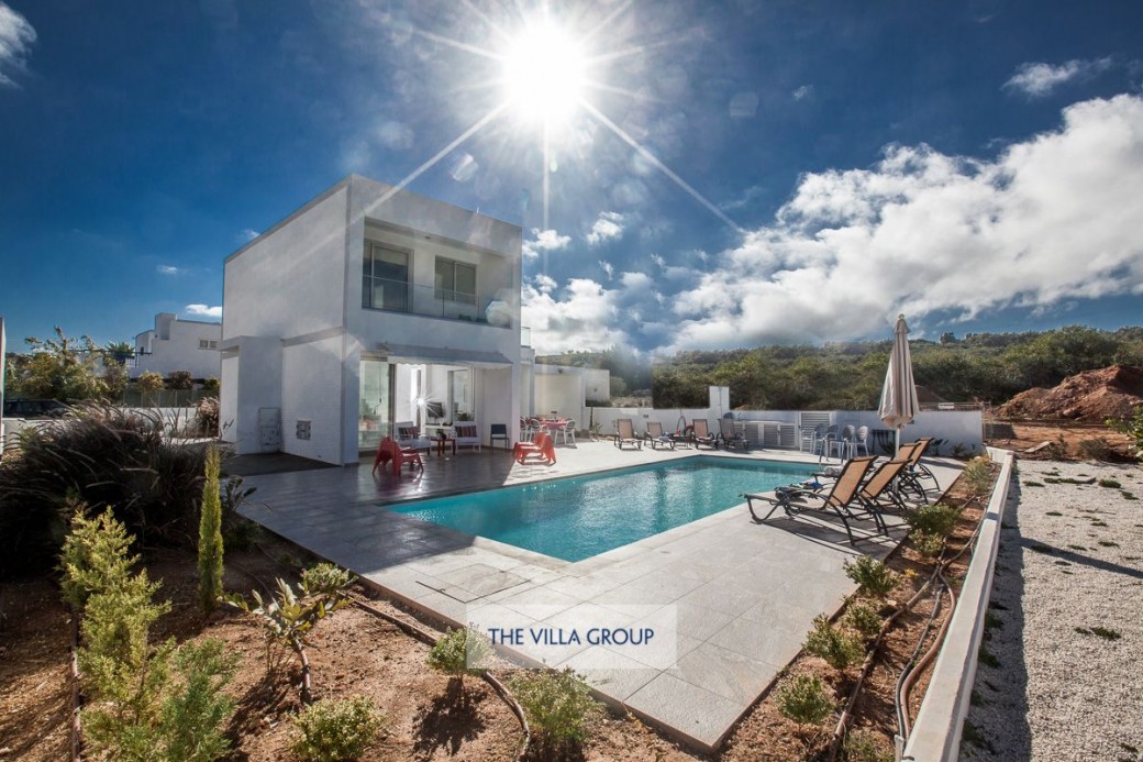 Modern and bright design, generous outdoor areas