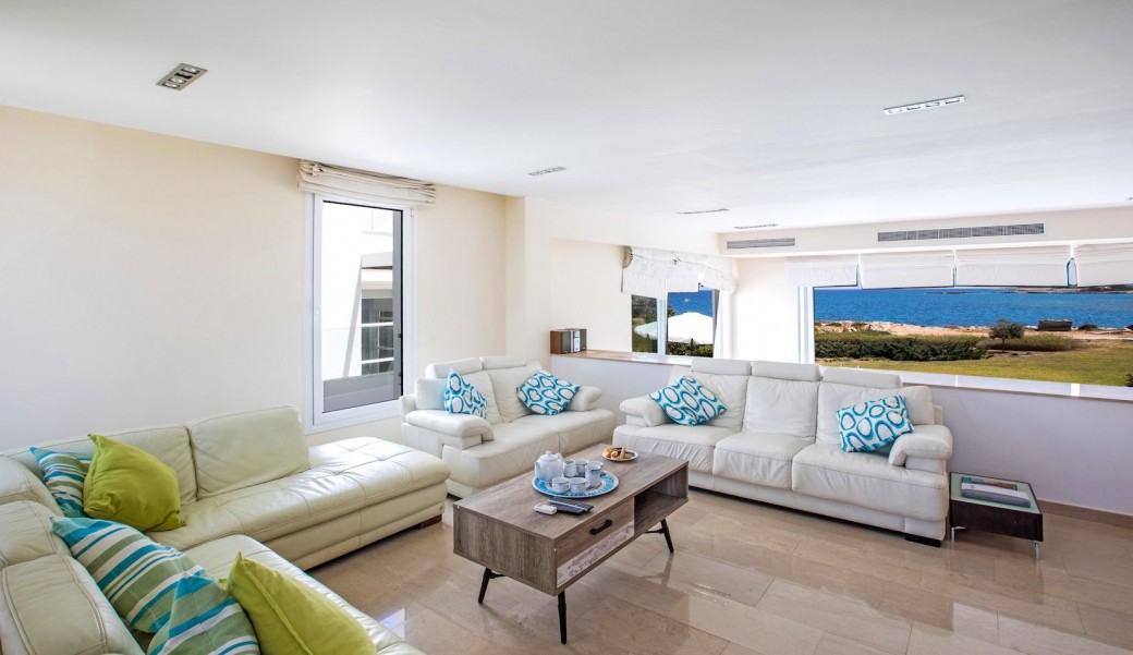 Open plan living, dining and kitchen area