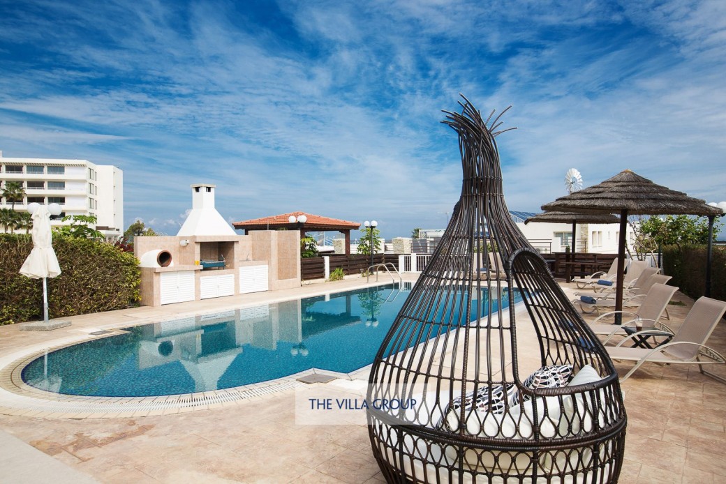 Private swimming pool with walk-in steps