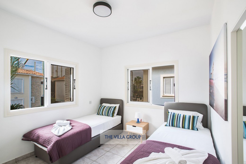 Twin bedroom on first floor