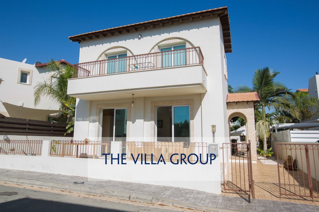 2 bedroom villa with private pool located in the area of Pernera