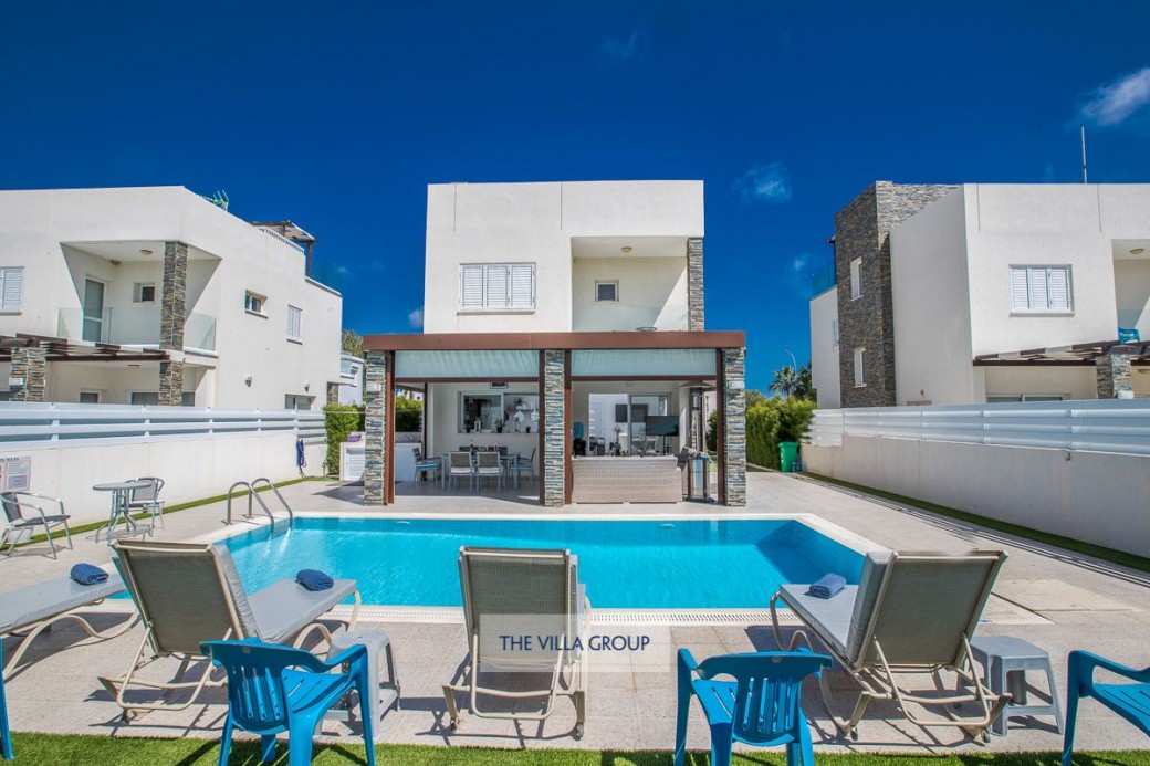 4 bedroom villa located within walking distance of Protaras centre