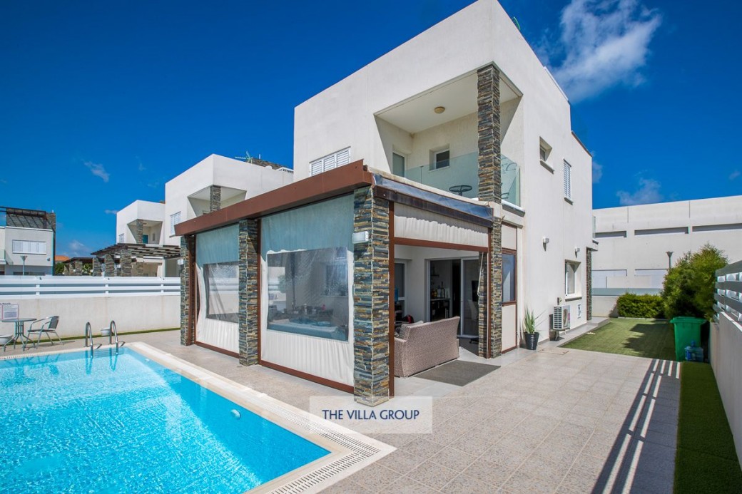 4 bedroom villa within walking distance of Protaras centre