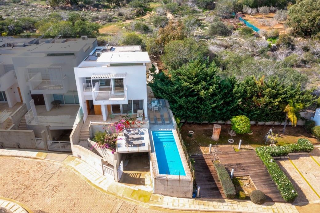 3 bedroom villa with private swimming pool