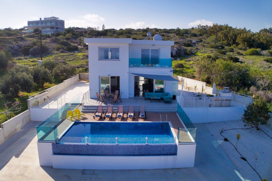 4 bedrooms, 3 bathrooms