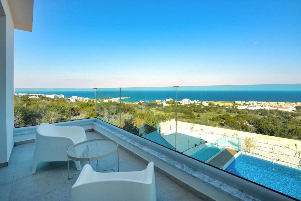Unobstructed views of the Mediterranean Sea