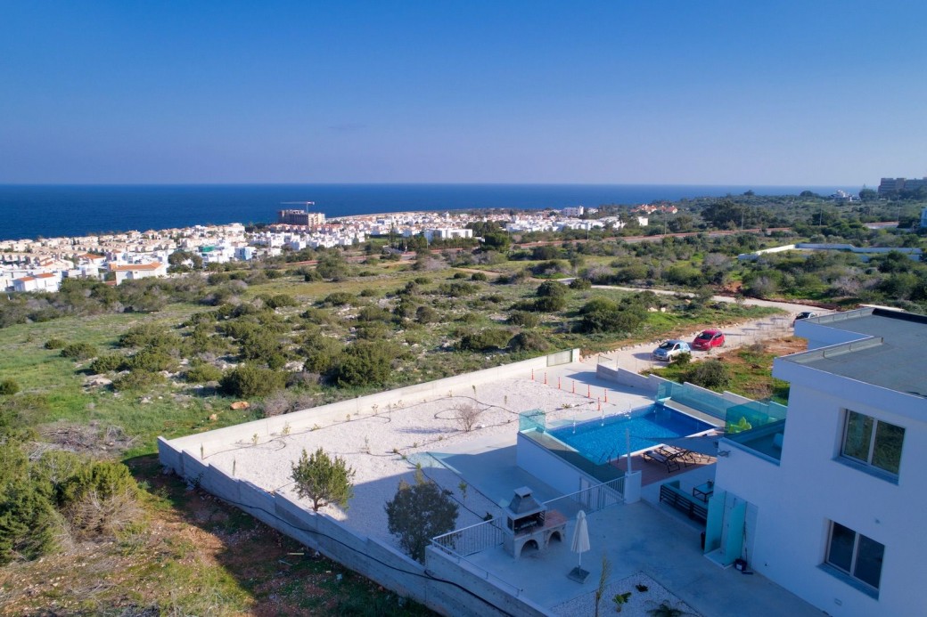 Elevated position on the outskirts of Protaras and enjoys spectacular sea views