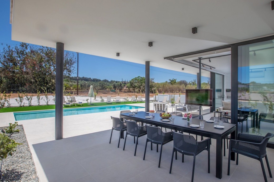 Al-fresco dining