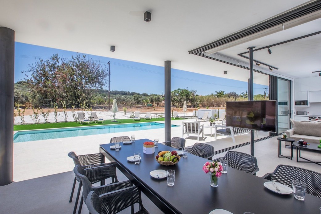 Al-fresco dining