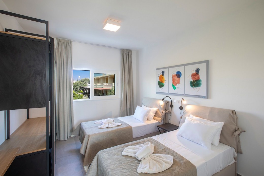 Twin bedroom