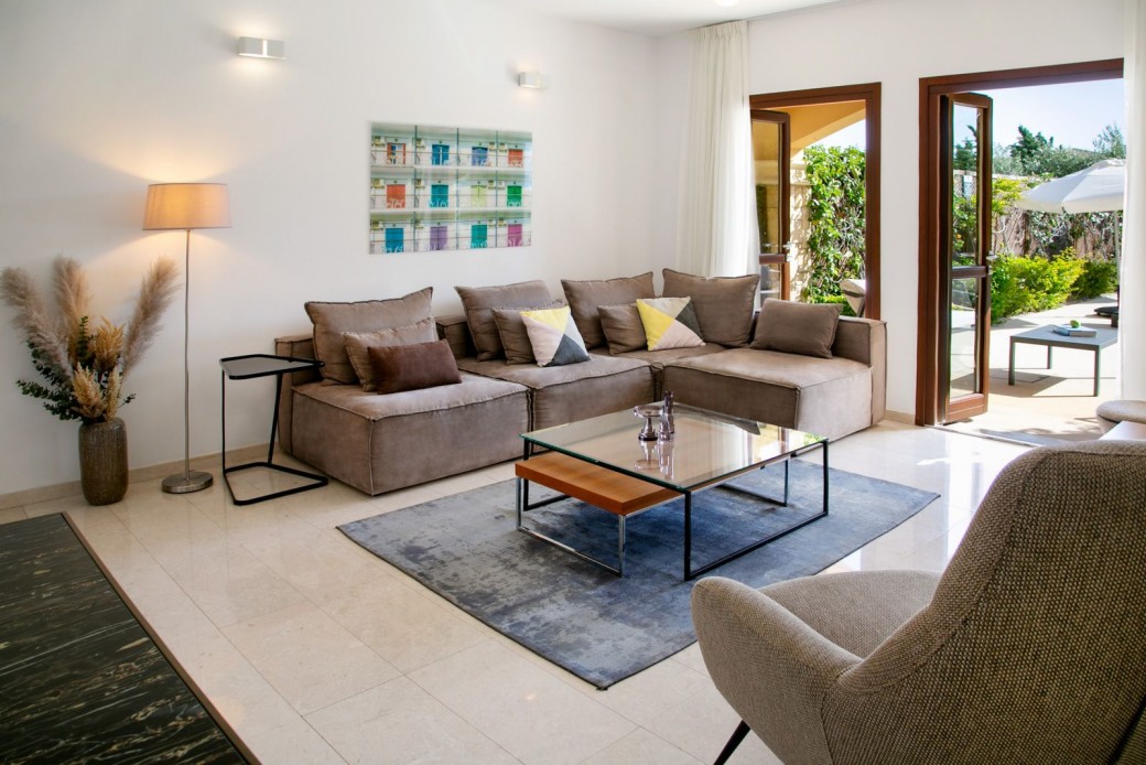 Airy open-plan spaces create an ambience of sophistication