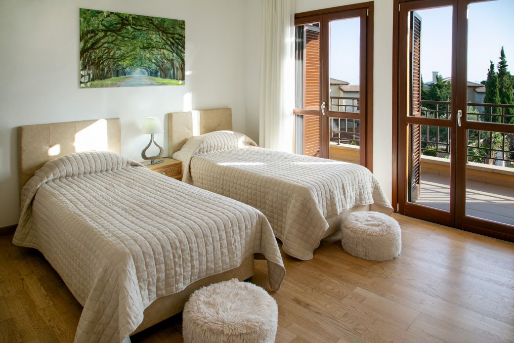 Twin beds that can be converted into a double