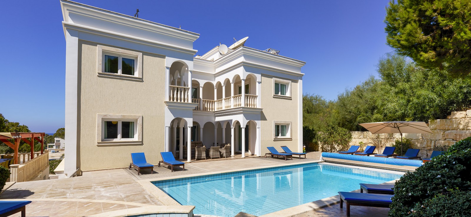 Maxima Villa