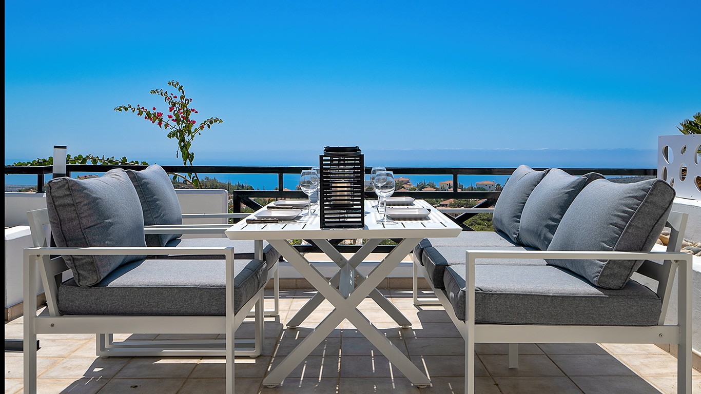 Thea Vista Apartment