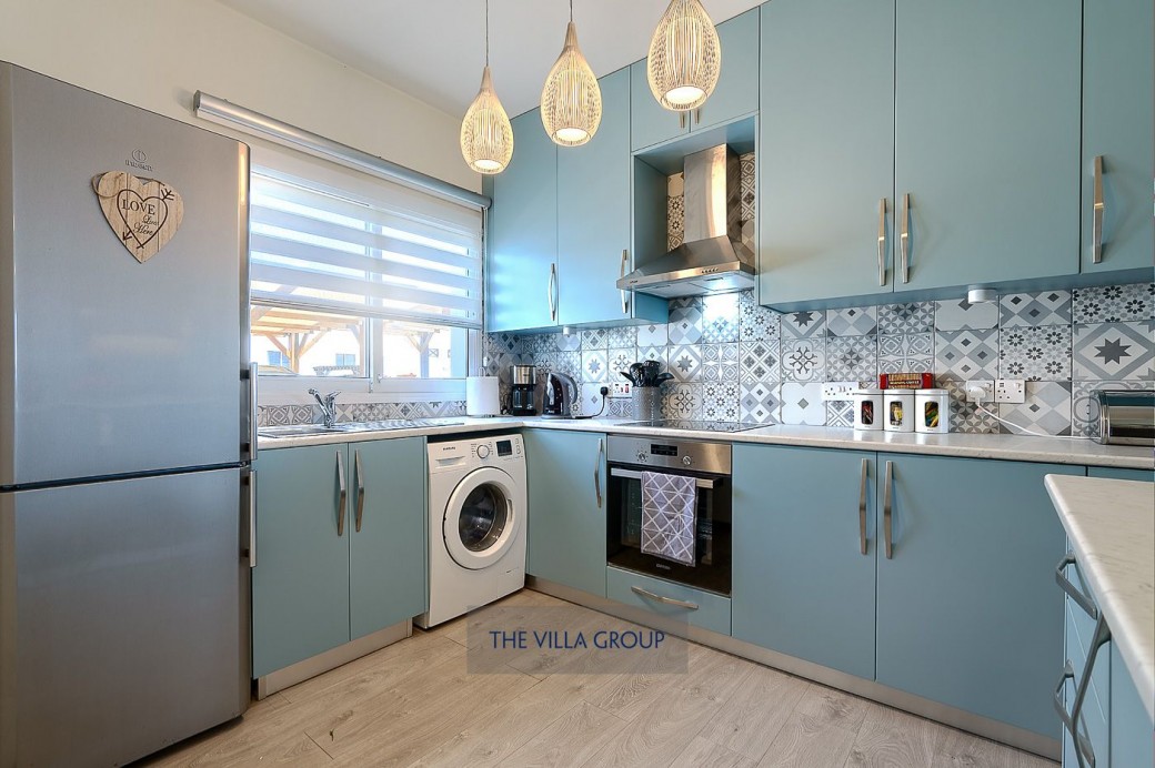 Fully fitted kitchen