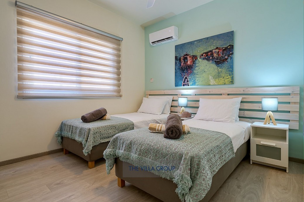 Twin bedroom