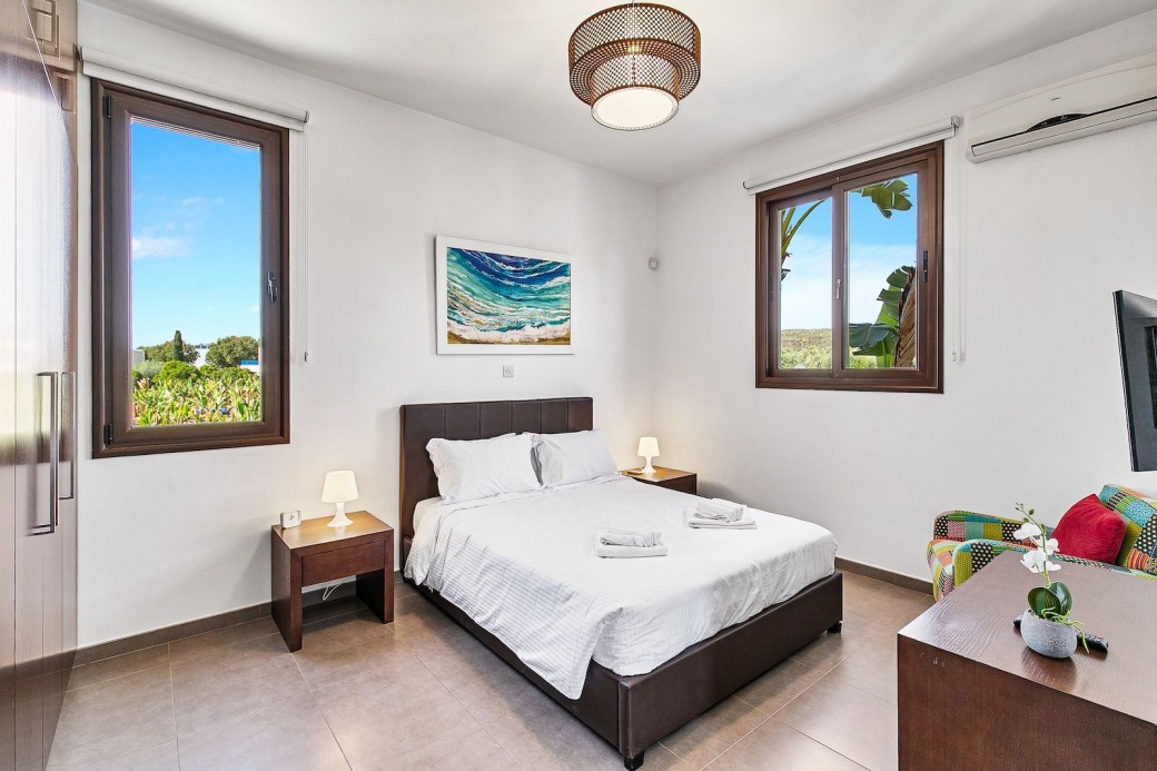 Ground floor double bedroom