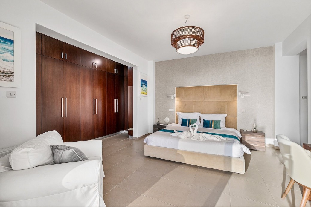 Spacious master bedroom