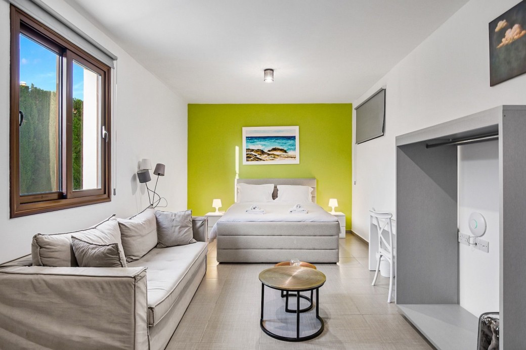 Double bedroom on lower ground floor