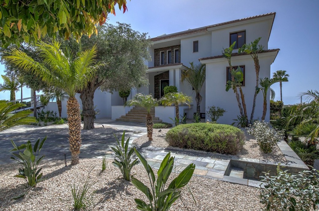 Villa's entrance