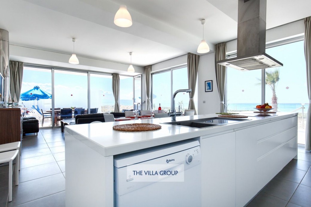 Open plan living, dining and kitchen area