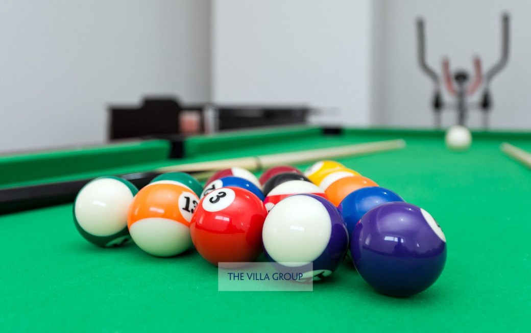 Pool table