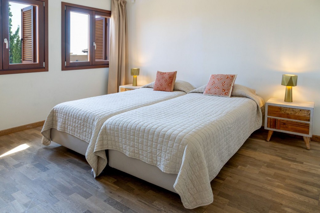 Second bedroom; twin bedroom