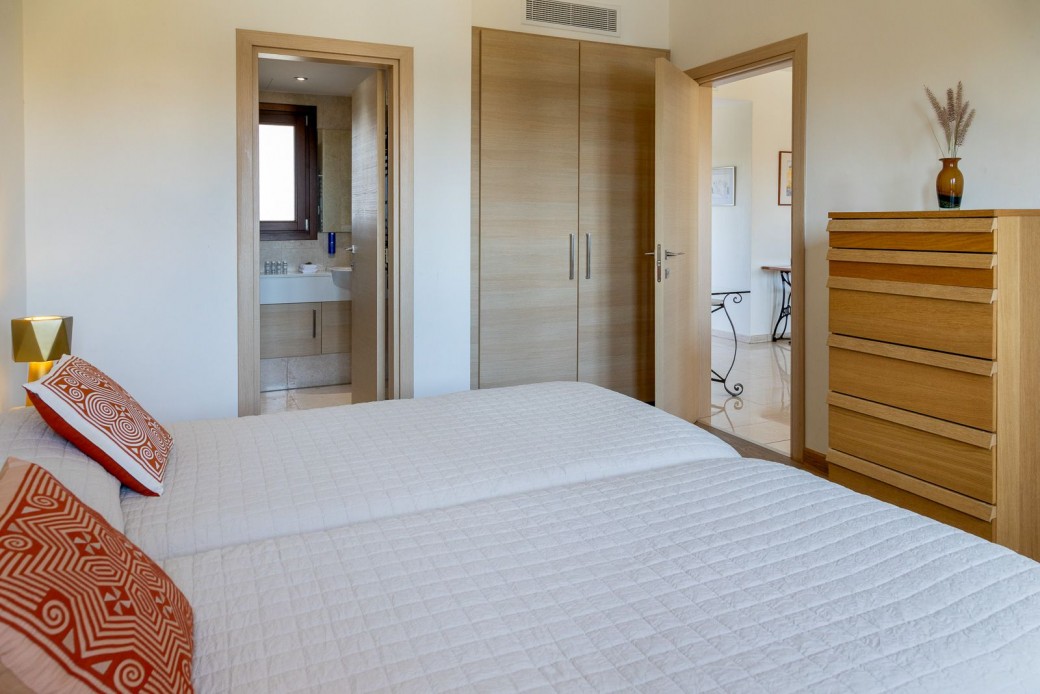 En-suite bathroom
