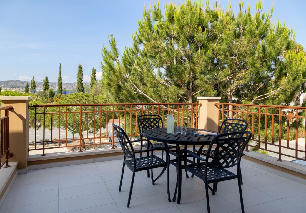 Al-fresco dining can be enjoyed